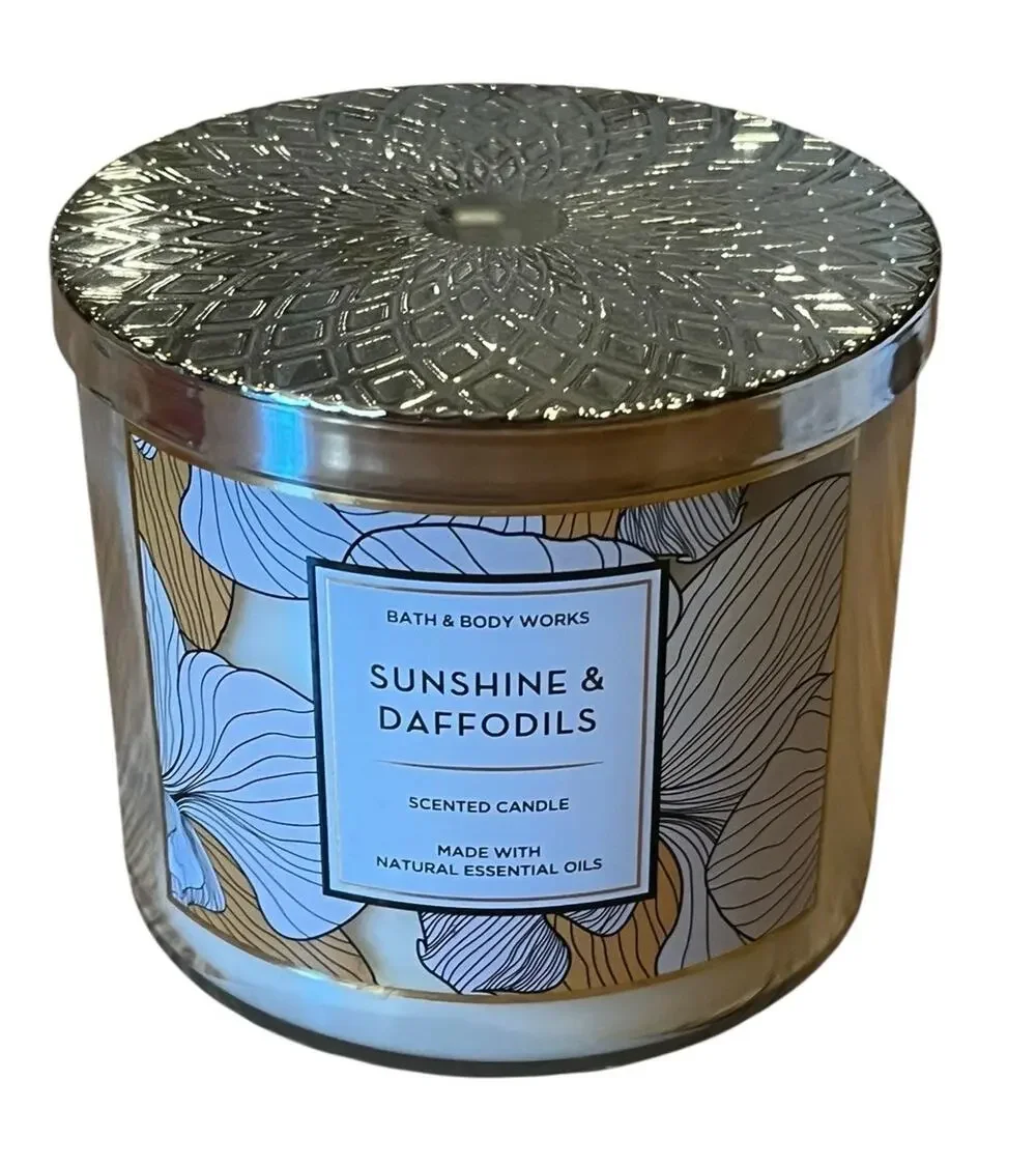 New Bath & Body Works 3-Wick Candle Sunshine & Daffodils Never Burned